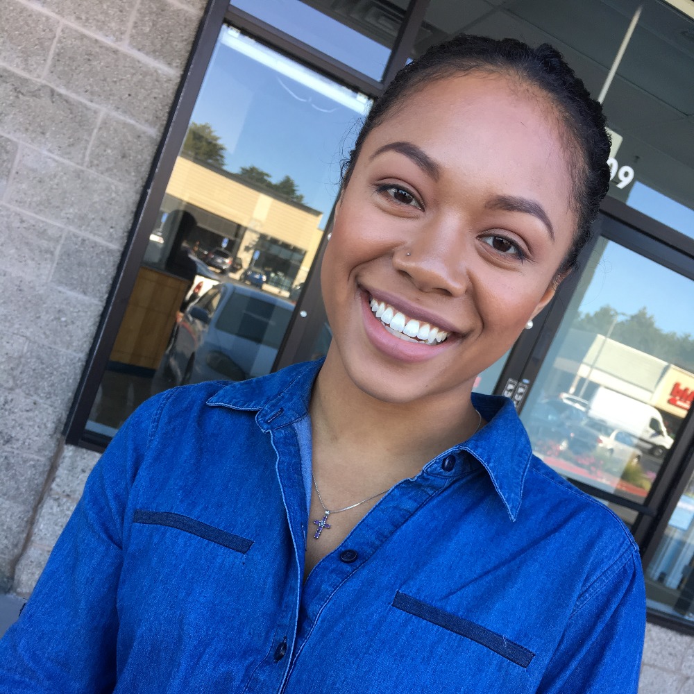 Meet your Posher, Akiera